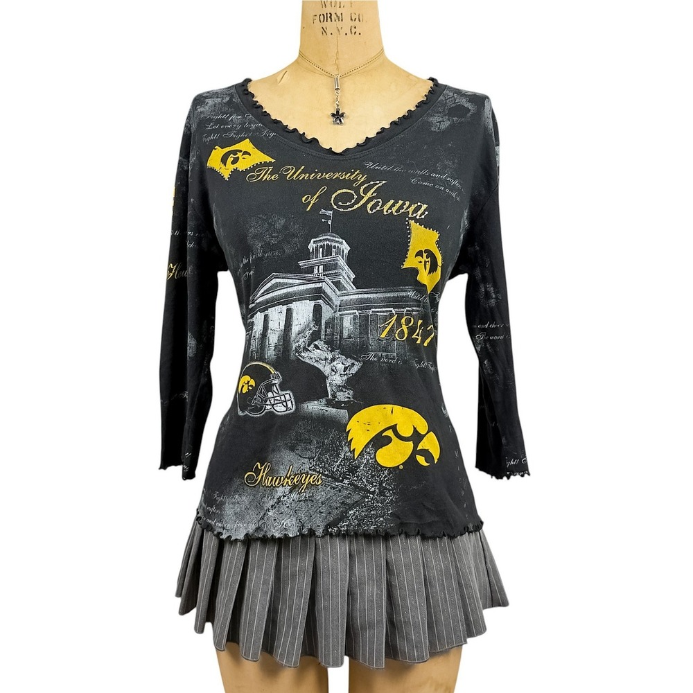Grunge University of Iowa Hawkeyes McBling Graphic Top Dark Academia L